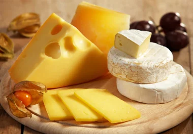 Os diversos, deliciosos e mais saudveis tipos de queijo
